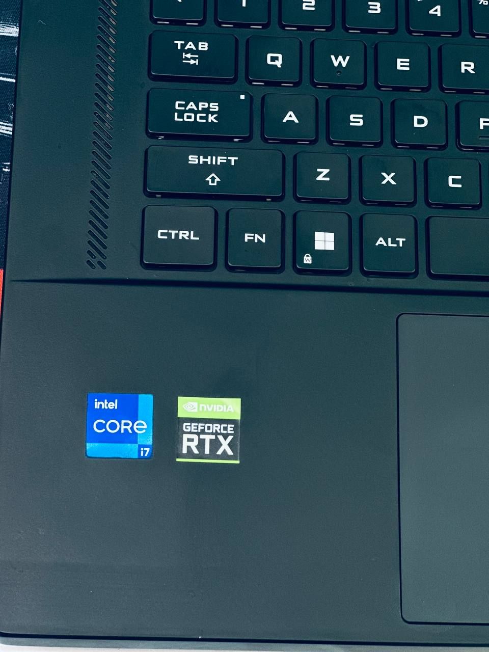 Asus rog zyphrus,keyboard side view