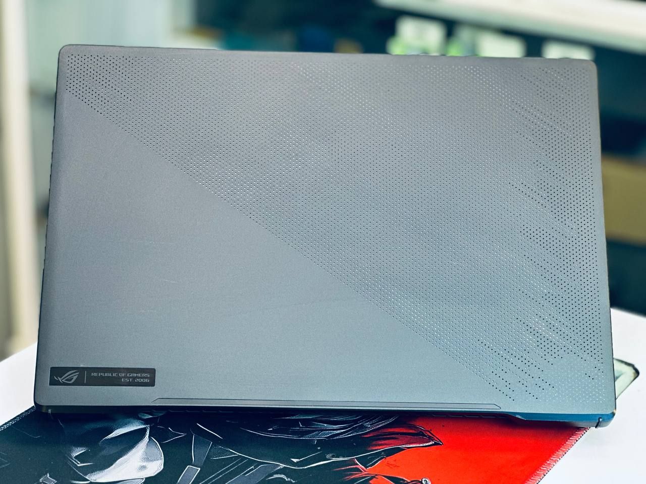 Asus rog zyphrus,backside view