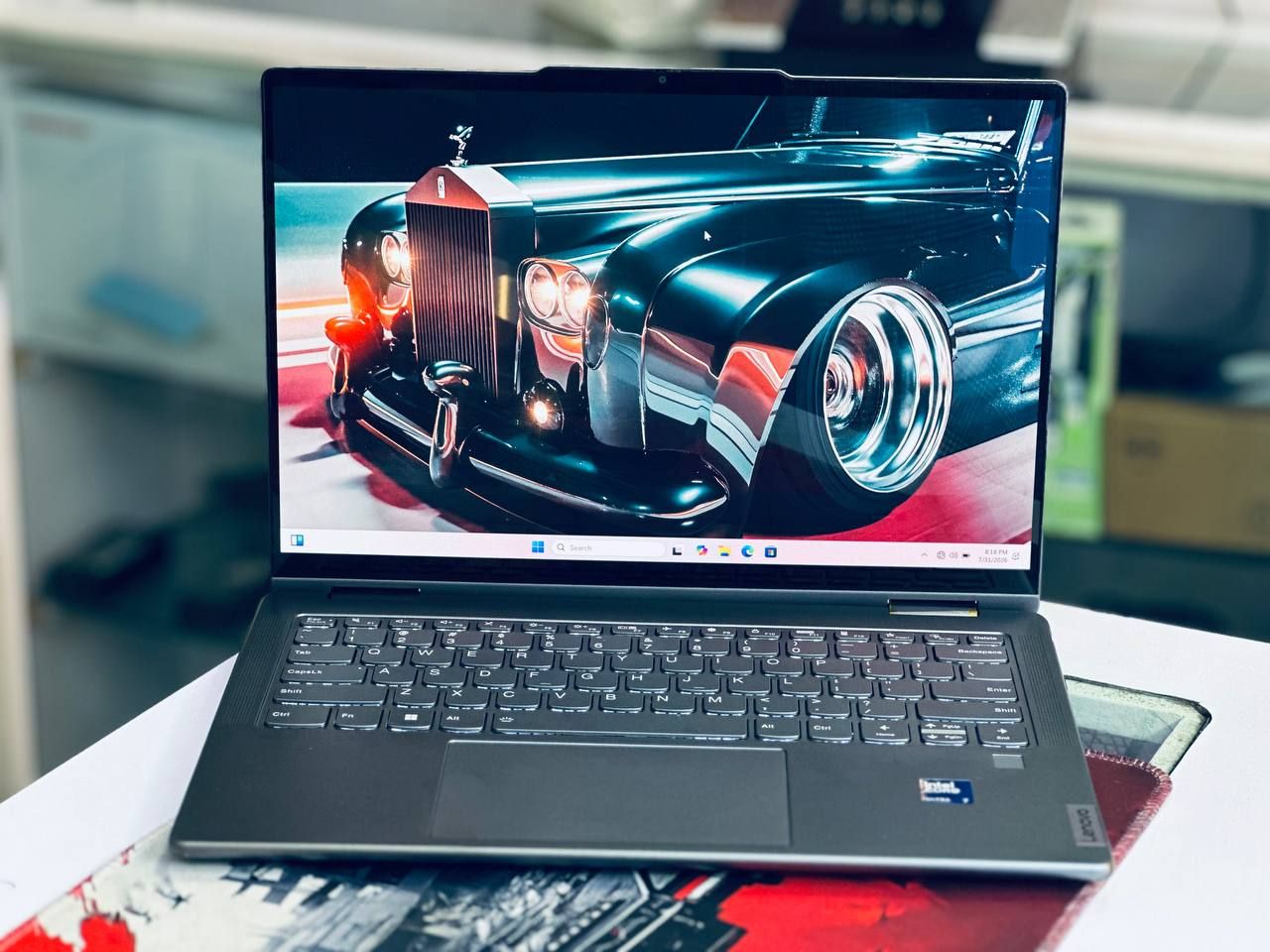 lenovo yoga,Front side view