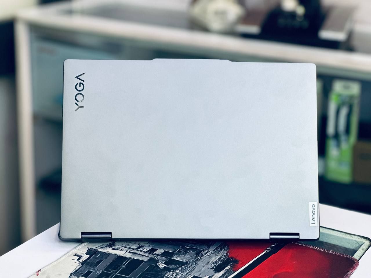 Lenovo yoga,Back side view
