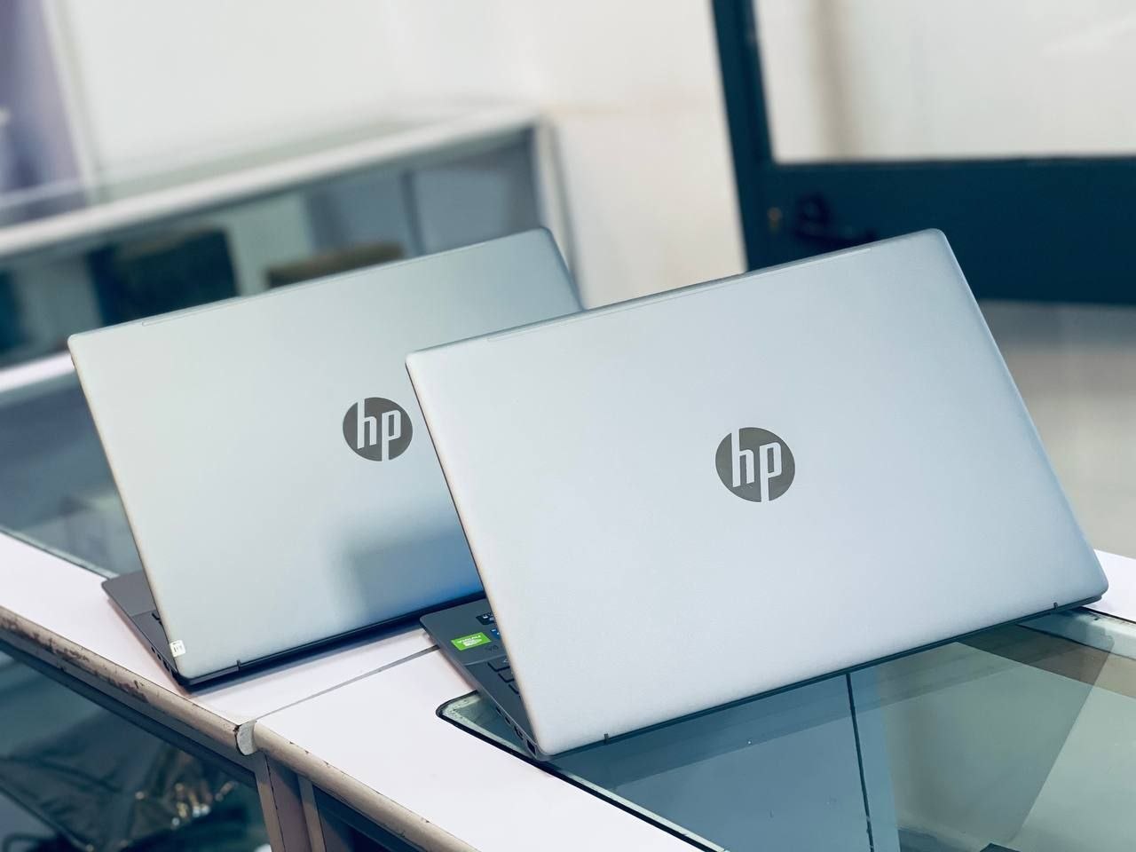 HP Pavilion Plus,Back side view