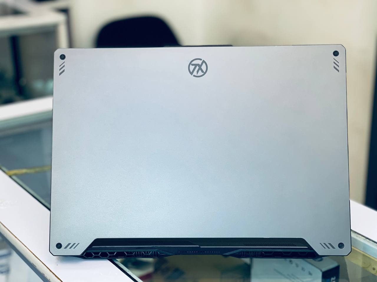 Asus tuf,Back side view