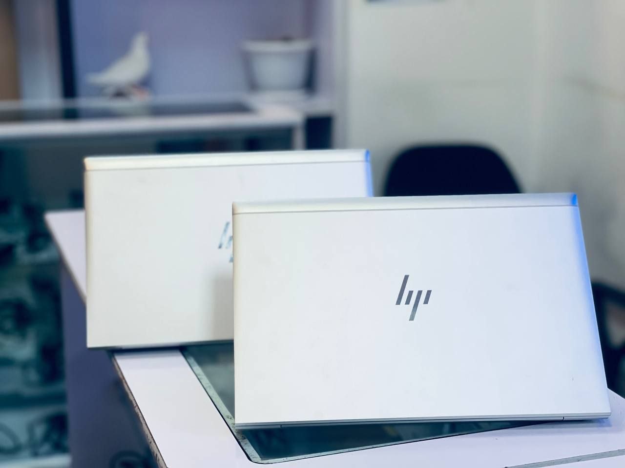 HP elitebook,Back side view