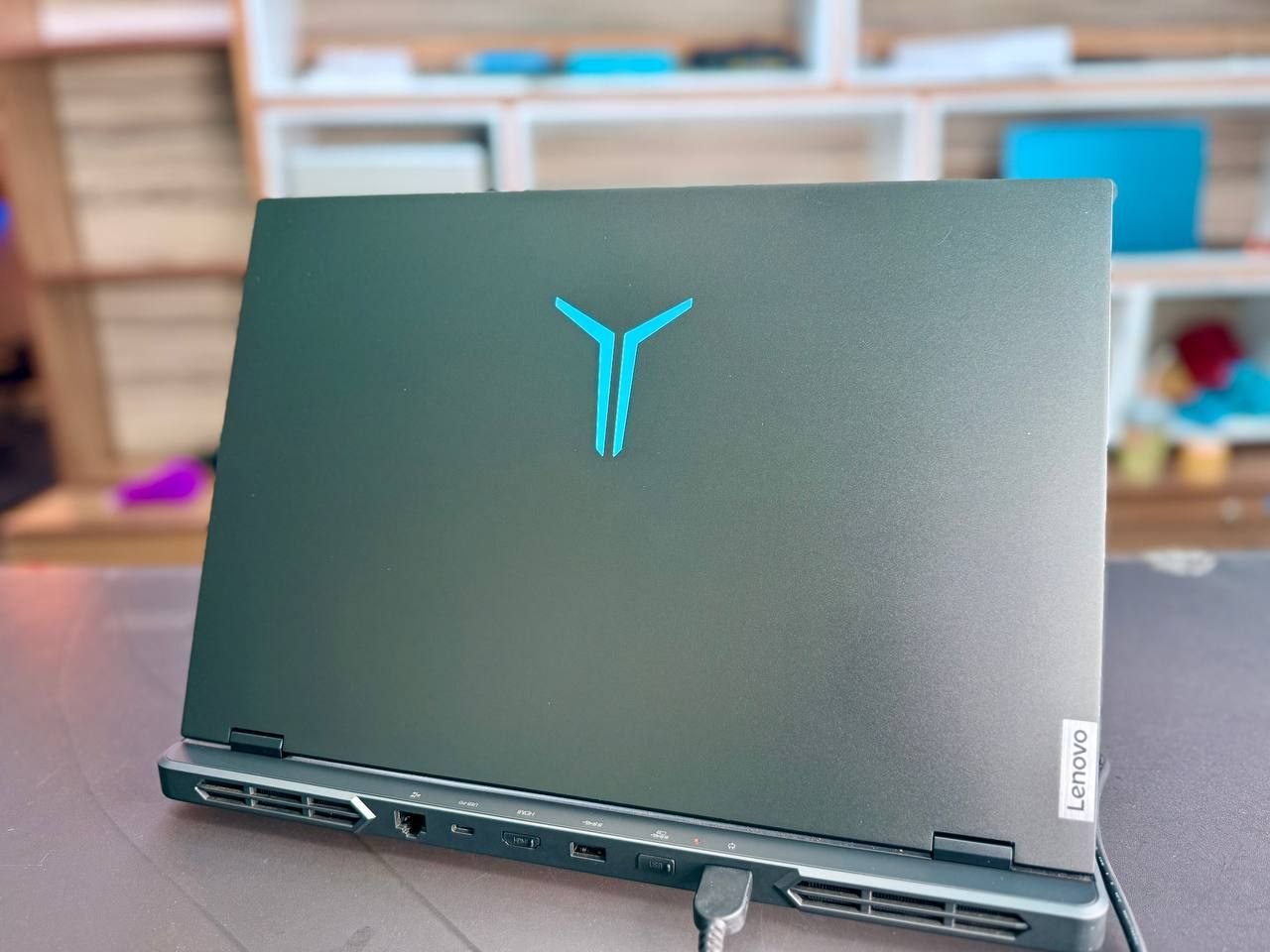 Lenovov legion,Back side view