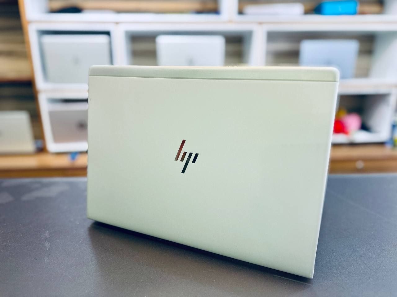 HP elitebook,Back side view