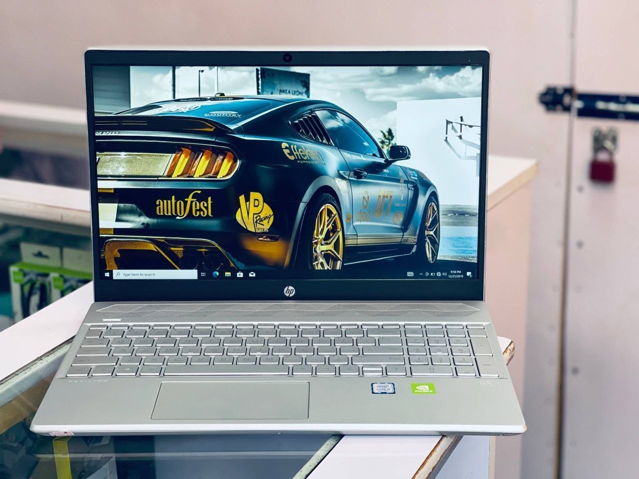 HP PAVILION 8TH GEN 15.6 INCH