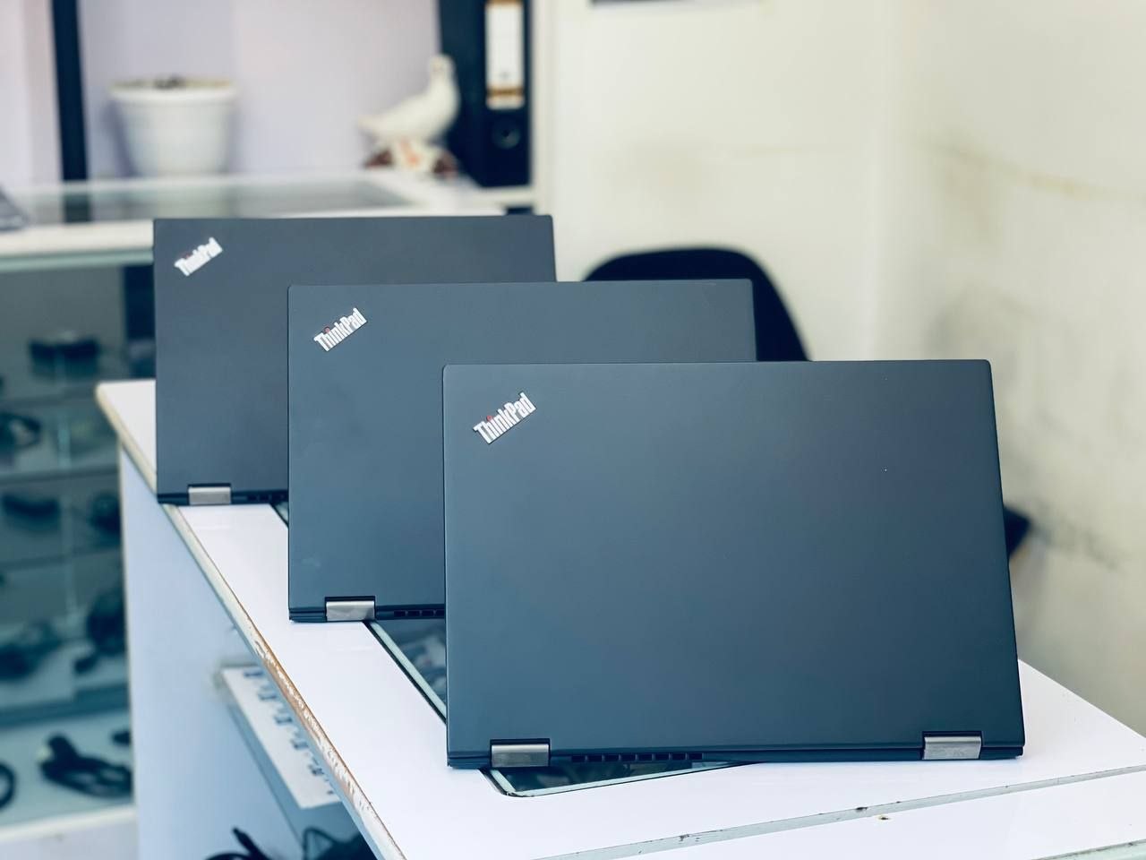 Lenovo thinkpad,Back side view