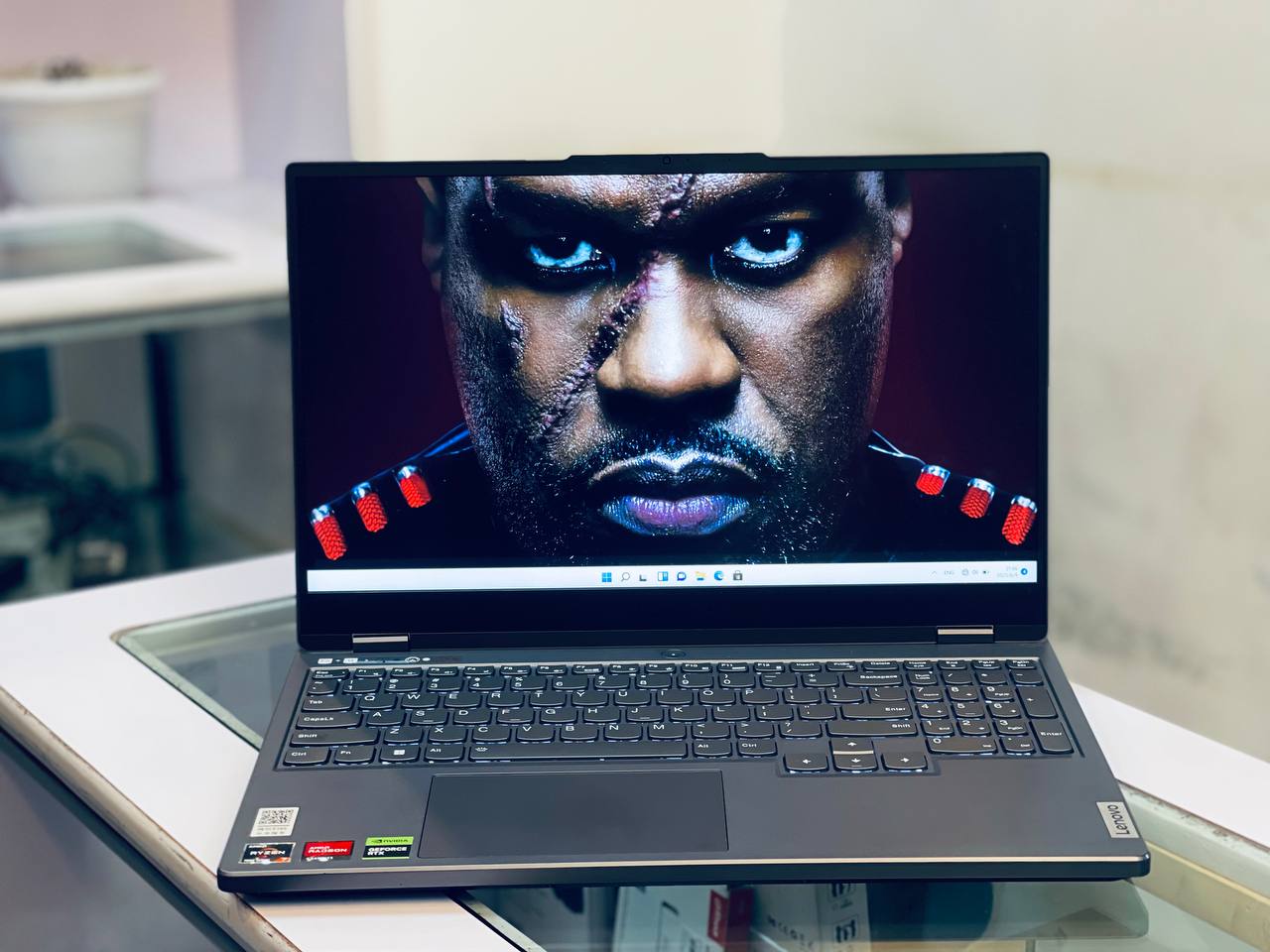 LENOVO LEGION 7000 SERIOUS 16 INCH
