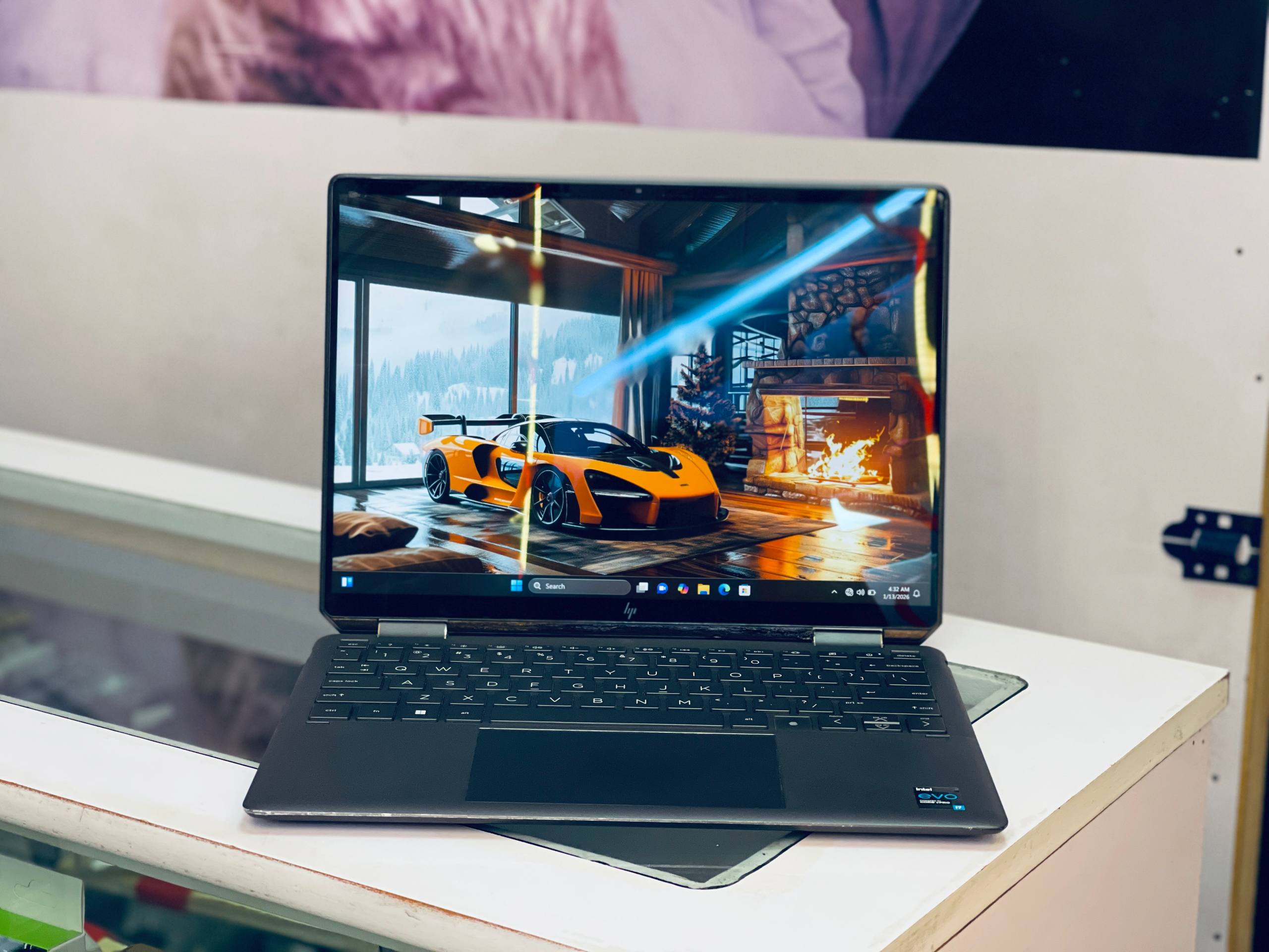 HP Spector,Front side view