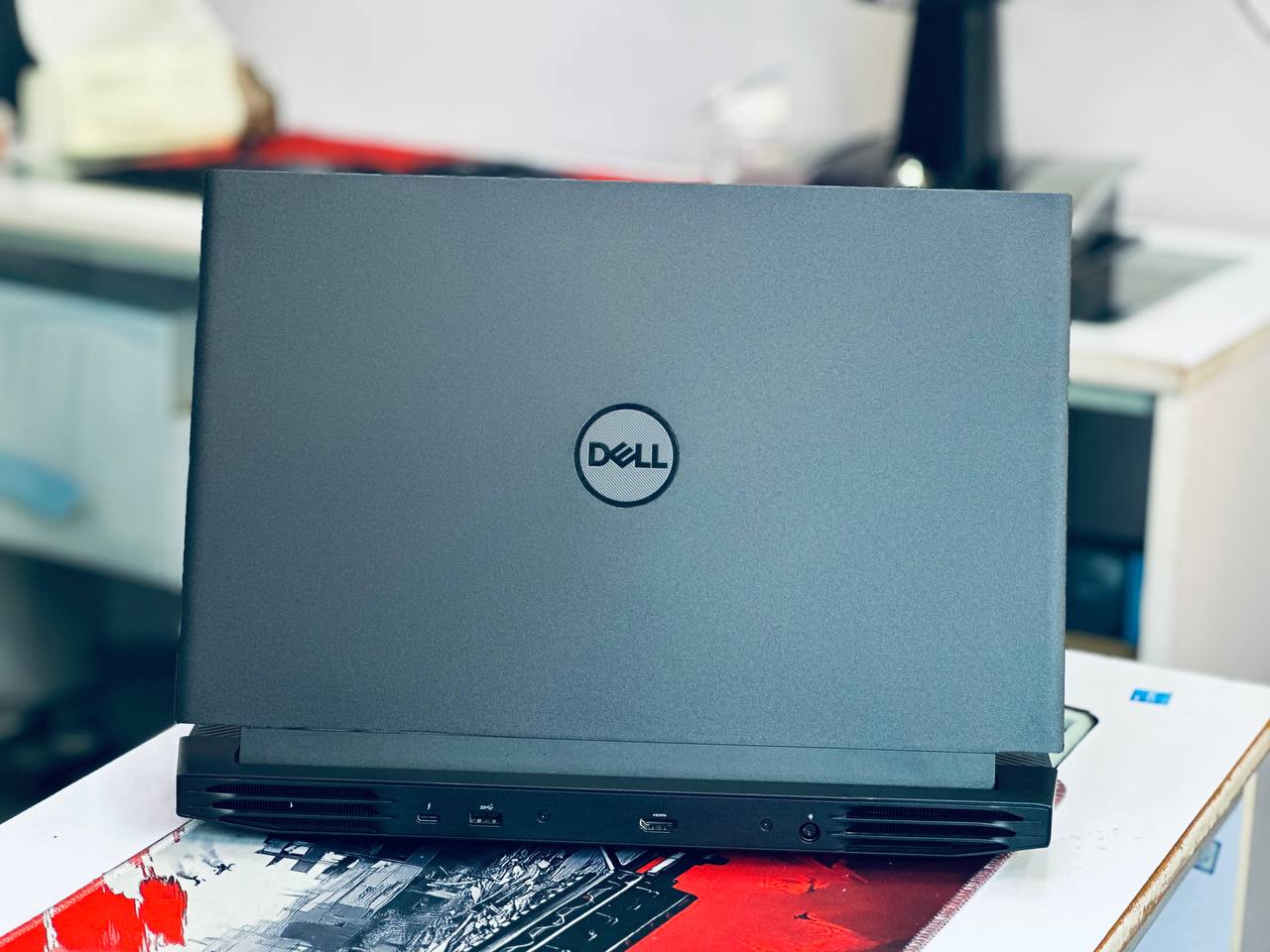 Dell G15,Back side view
